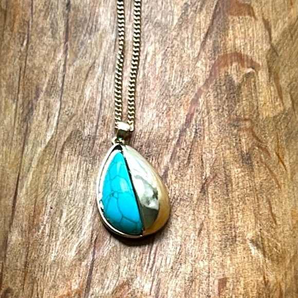 Vintage Jewelry - Turquoise Drop Pendant Necklace Blue + Silver Vintage